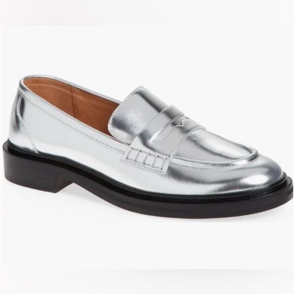 Sold - Picture 1 of 7